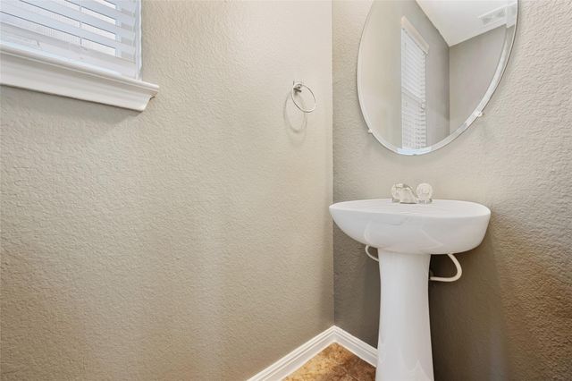 349 Eagle Brook LN, Buda, TX 78610