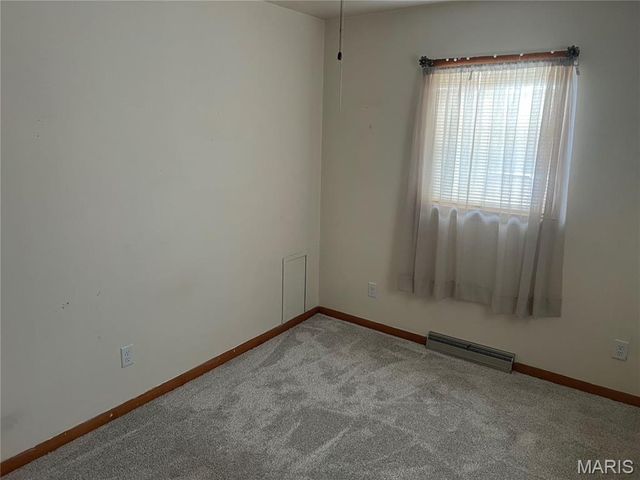 818 S Franklin Street, Litchfield, IL 62056