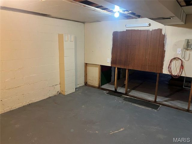 818 S Franklin Street, Litchfield, IL 62056