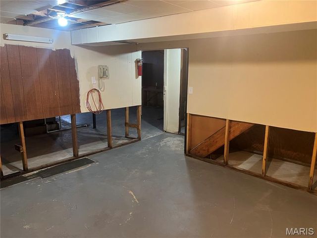 818 S Franklin Street, Litchfield, IL 62056