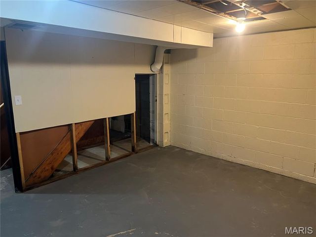 818 S Franklin Street, Litchfield, IL 62056