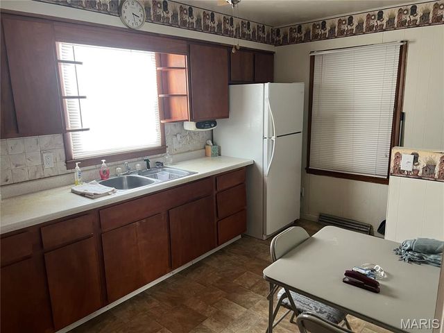 818 S Franklin Street, Litchfield, IL 62056