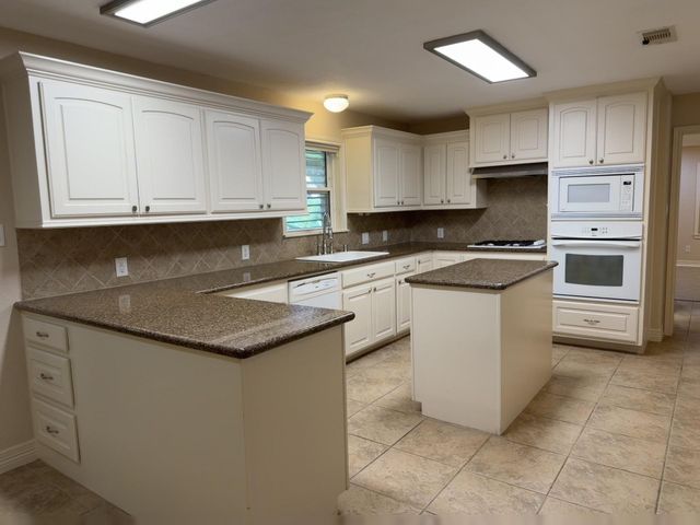 2402 Cypress Street, Galveston, TX 77551