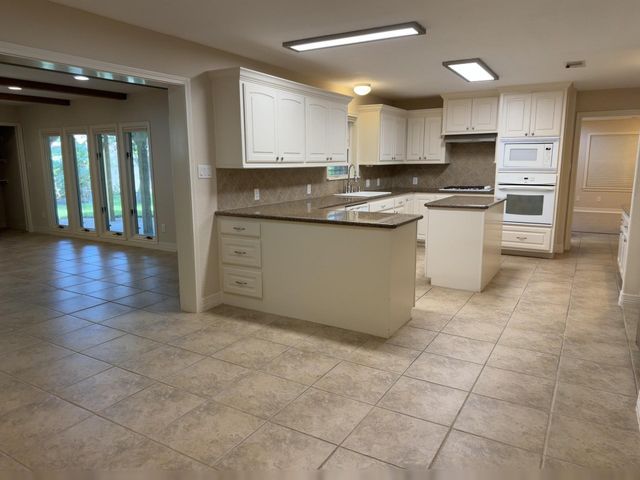 2402 Cypress Street, Galveston, TX 77551