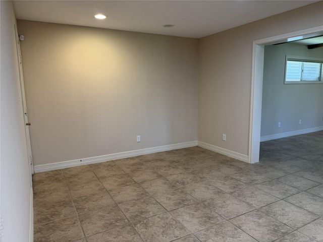 2402 Cypress Street, Galveston, TX 77551