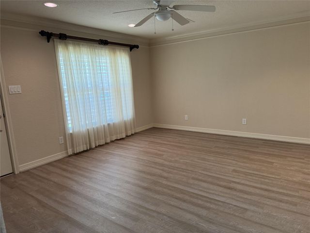 2402 Cypress Street, Galveston, TX 77551