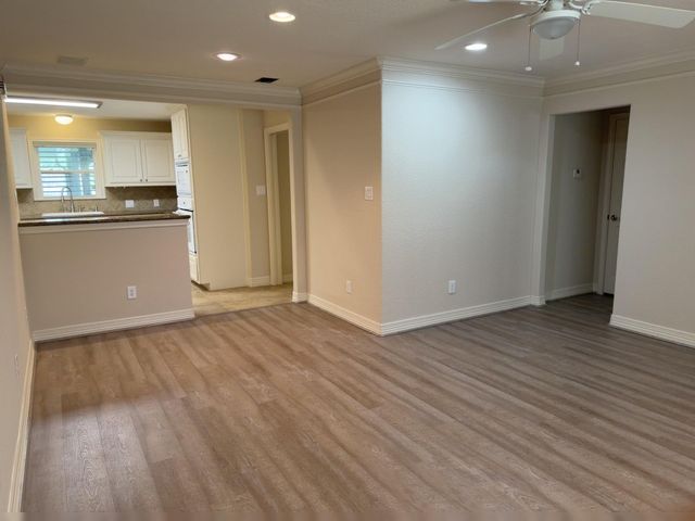 2402 Cypress Street, Galveston, TX 77551
