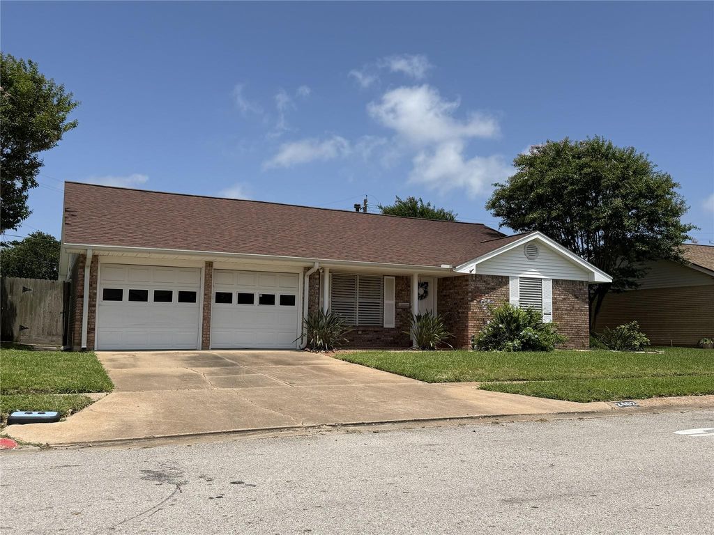 2402 Cypress Street, Galveston, TX 77551