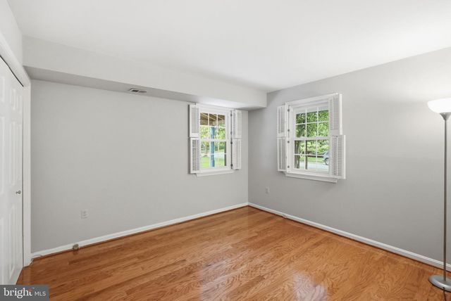 809 WOODLEY DR, Rockville, MD 20850