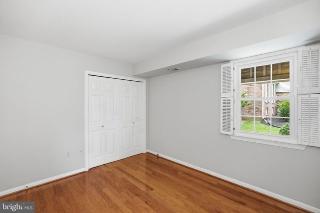809 WOODLEY DR, Rockville, MD 20850