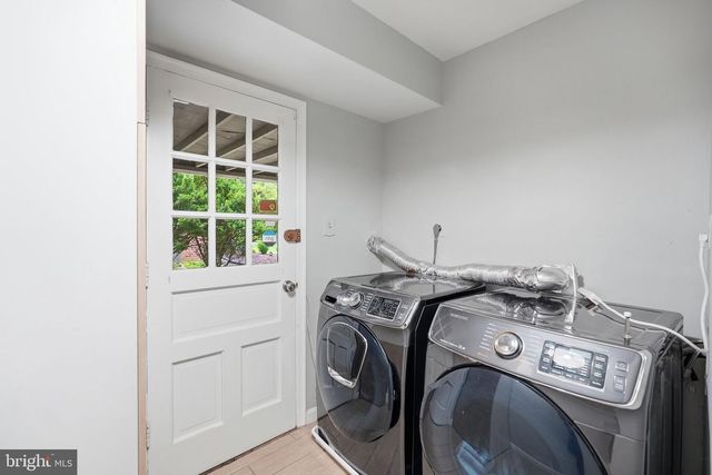 809 WOODLEY DR, Rockville, MD 20850
