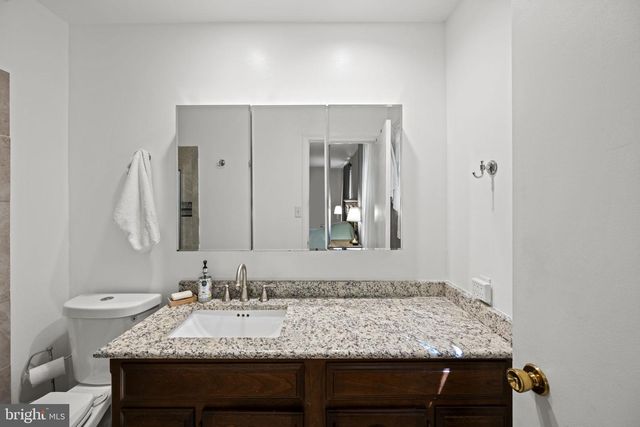 809 WOODLEY DR, Rockville, MD 20850