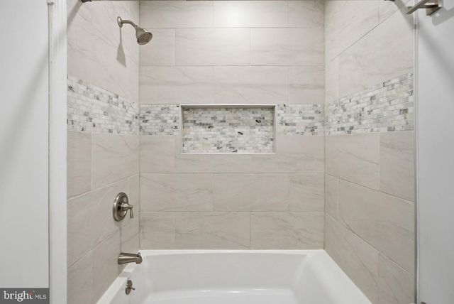 809 WOODLEY DR, Rockville, MD 20850