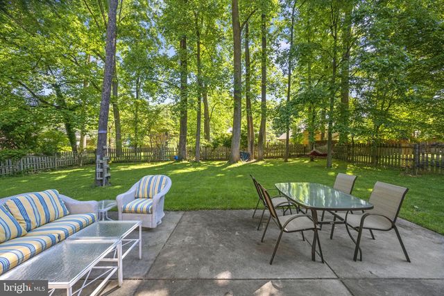 809 WOODLEY DR, Rockville, MD 20850