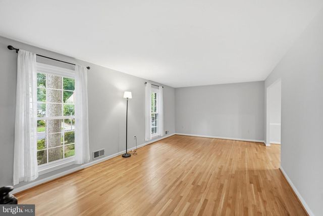 809 WOODLEY DR, Rockville, MD 20850