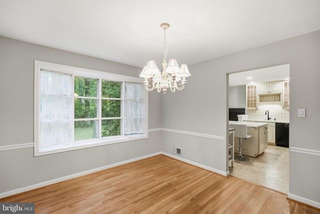809 WOODLEY DR, Rockville, MD 20850