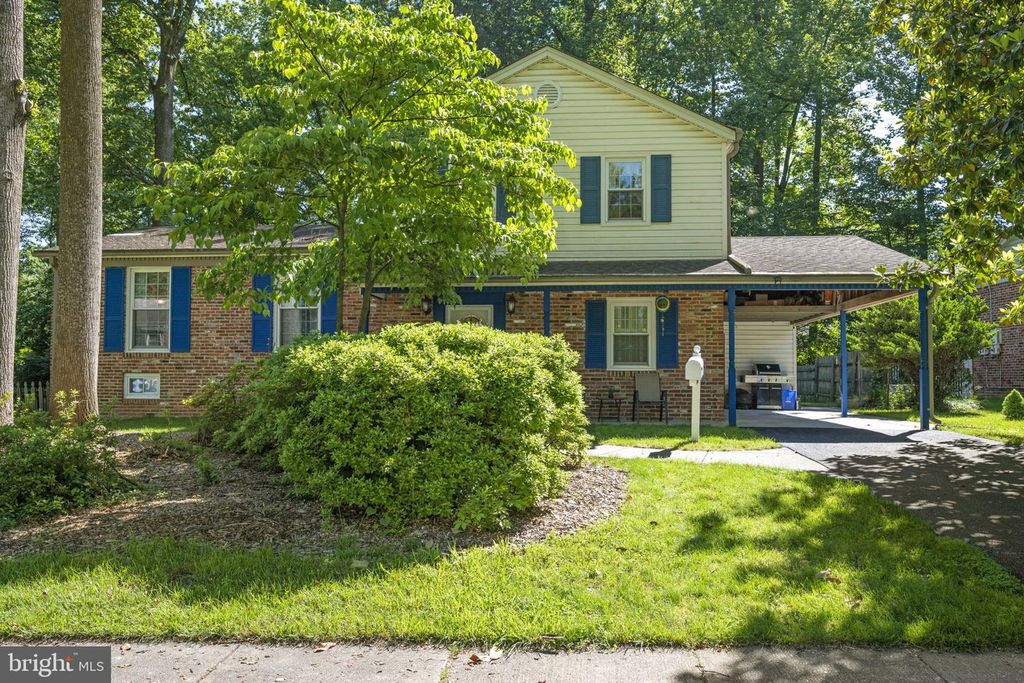 809 WOODLEY DR, Rockville, MD 20850