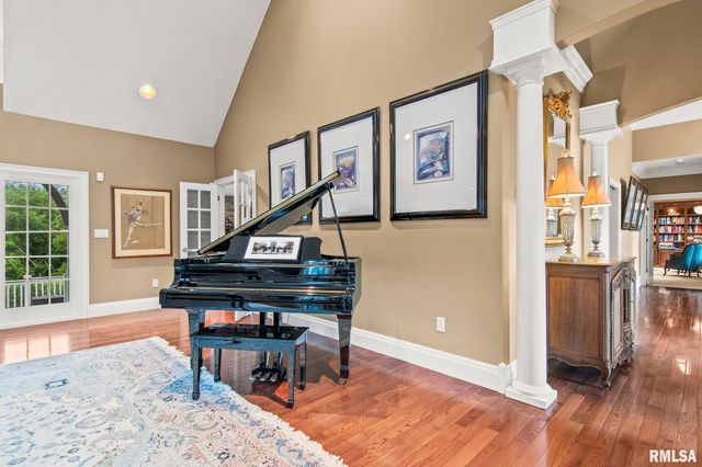 4 FOX Point, Rochester, IL 62563