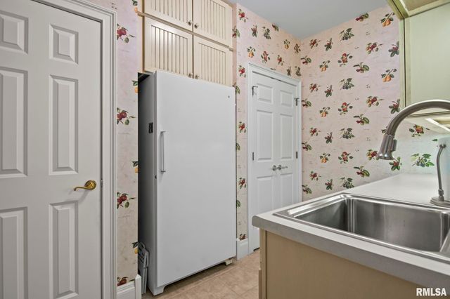 4 FOX Point, Rochester, IL 62563