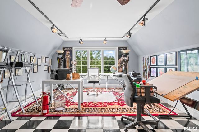 4 FOX Point, Rochester, IL 62563