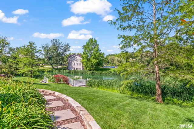 4 FOX Point, Rochester, IL 62563