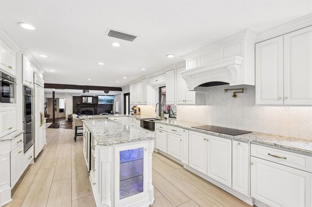 14900 Stirrup Lane, Wellington, FL 33414