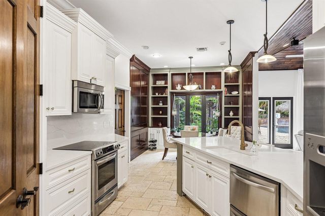 14900 Stirrup Lane, Wellington, FL 33414