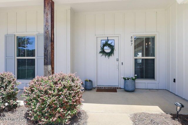807 Barrington Court, Brandon, MS 39042