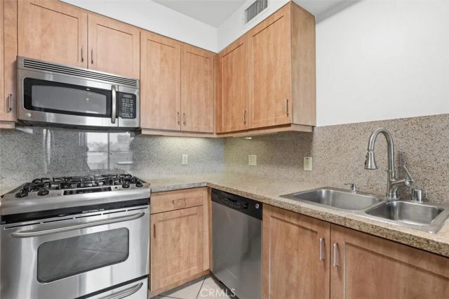 267 S San Pedro 315, Los Angeles, CA 90012