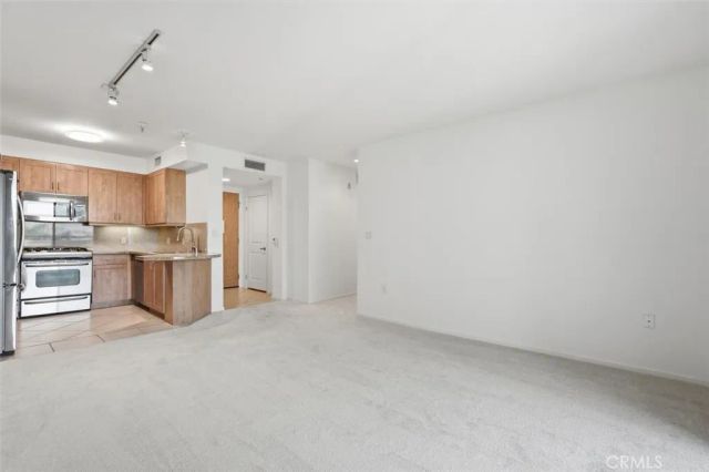 267 S San Pedro 315, Los Angeles, CA 90012