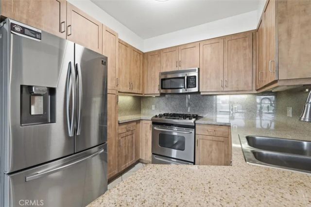 267 S San Pedro 315, Los Angeles, CA 90012
