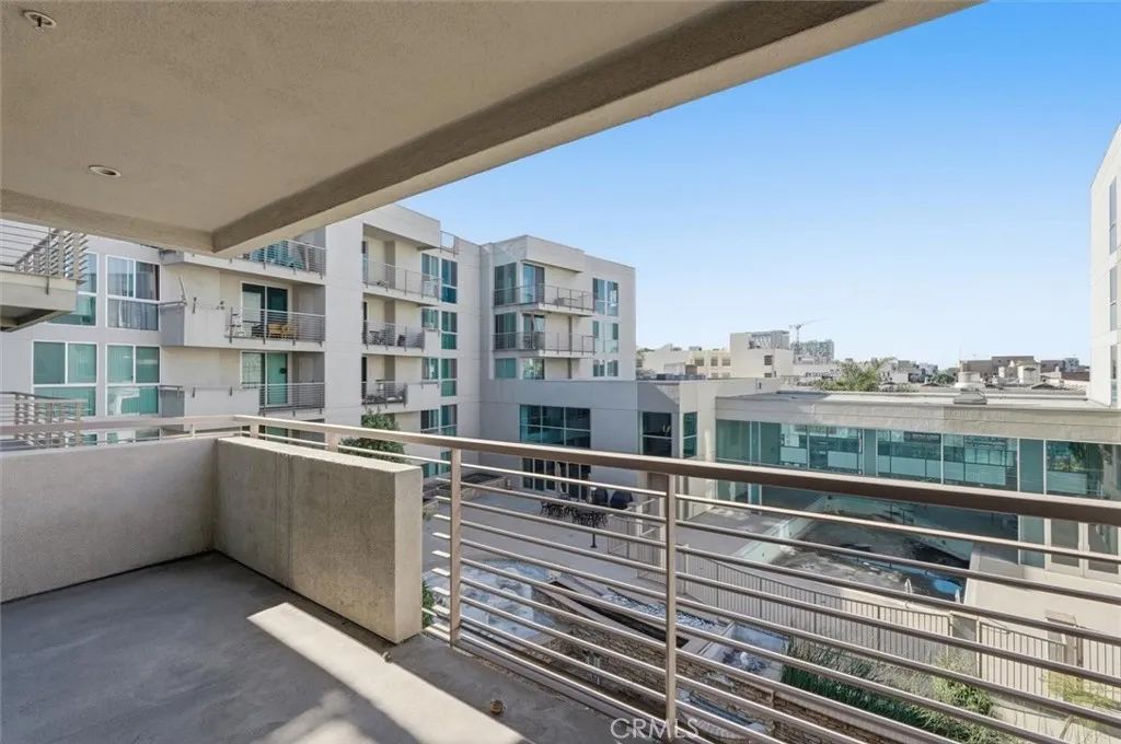 267 S San Pedro 315, Los Angeles, CA 90012