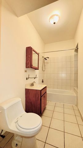 6128 S Kenwood Avenue, Chicago, IL 60637