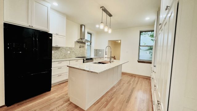 6128 S Kenwood Avenue, Chicago, IL 60637