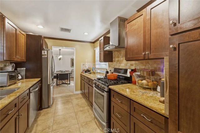 5208 Woodman, Sherman Oaks, CA 91401