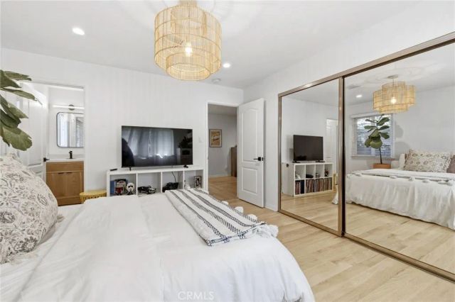 5208 Woodman, Sherman Oaks, CA 91401