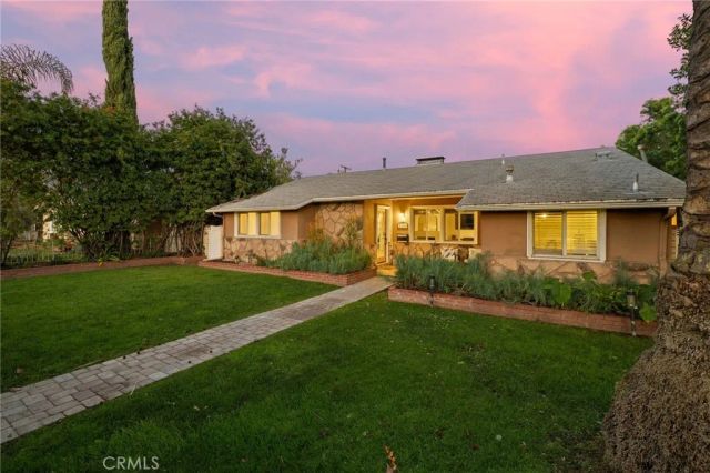 5208 Woodman, Sherman Oaks, CA 91401
