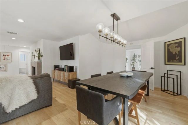 5208 Woodman, Sherman Oaks, CA 91401