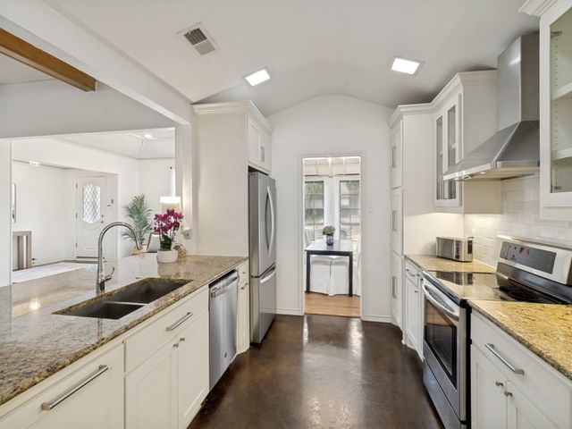7310 Hundley Boulevard, Dallas, TX 75231