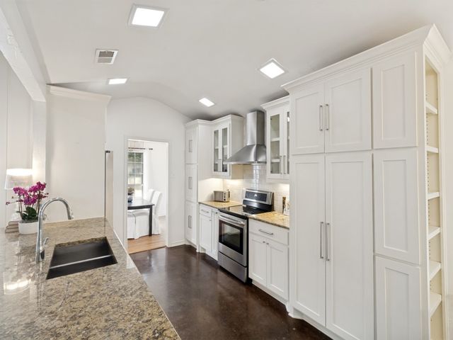 7310 Hundley Boulevard, Dallas, TX 75231