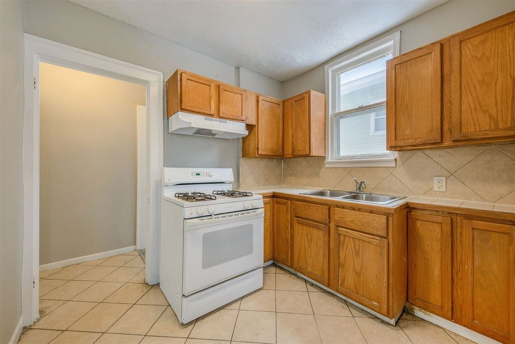 1019 Cooper Avenue, Grand Rapids, MI 49507