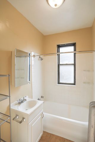 5326 S cornell Avenue 512, Chicago, IL 60615