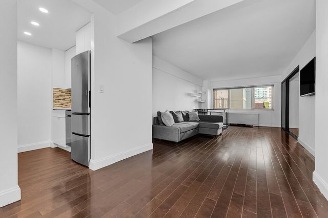 345 E 56th St Apt 5B, New York City, NY 10022