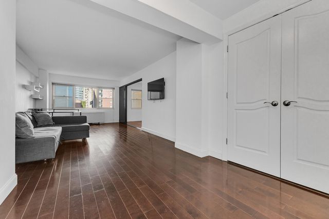 345 E 56th St Apt 5B, New York City, NY 10022