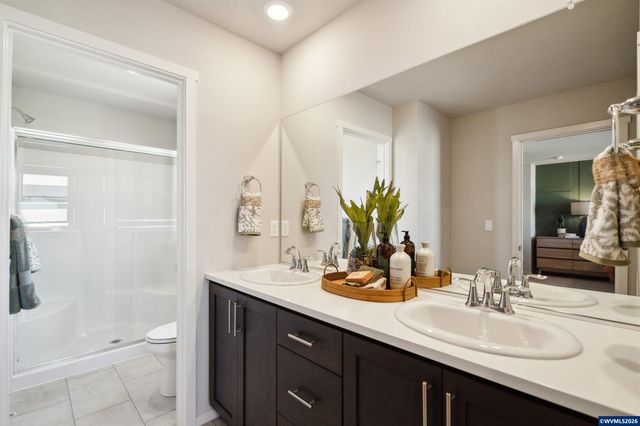511 Spring Bl, Woodburn, OR 97071