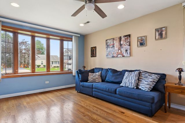 5306 Kimball Place, Oak Lawn, IL 60453