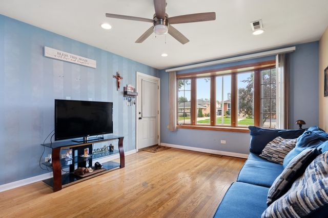 5306 Kimball Place, Oak Lawn, IL 60453