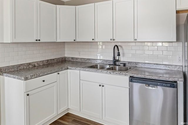 7330 Knightswood Drive, Fort Wayne, IN 46819