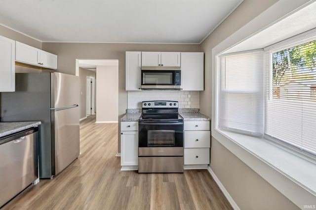 7330 Knightswood Drive, Fort Wayne, IN 46819