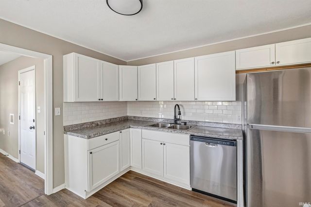 7330 Knightswood Drive, Fort Wayne, IN 46819